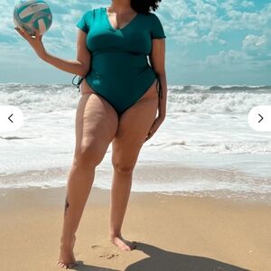 Snag brand swimsuit. Selling the black version of the snag teal websitepics